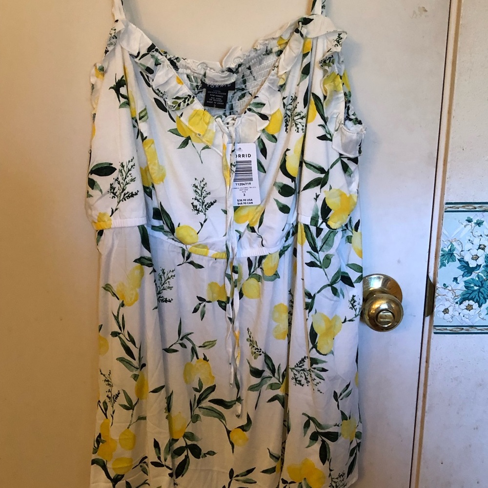 Torrid Lemon Print Top size 3x NWT